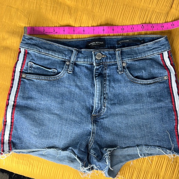 🛍️Side Stripe High-Rise 3” Cutoff Stretch Short Banana Republic premium denim - Picture 3 of 6